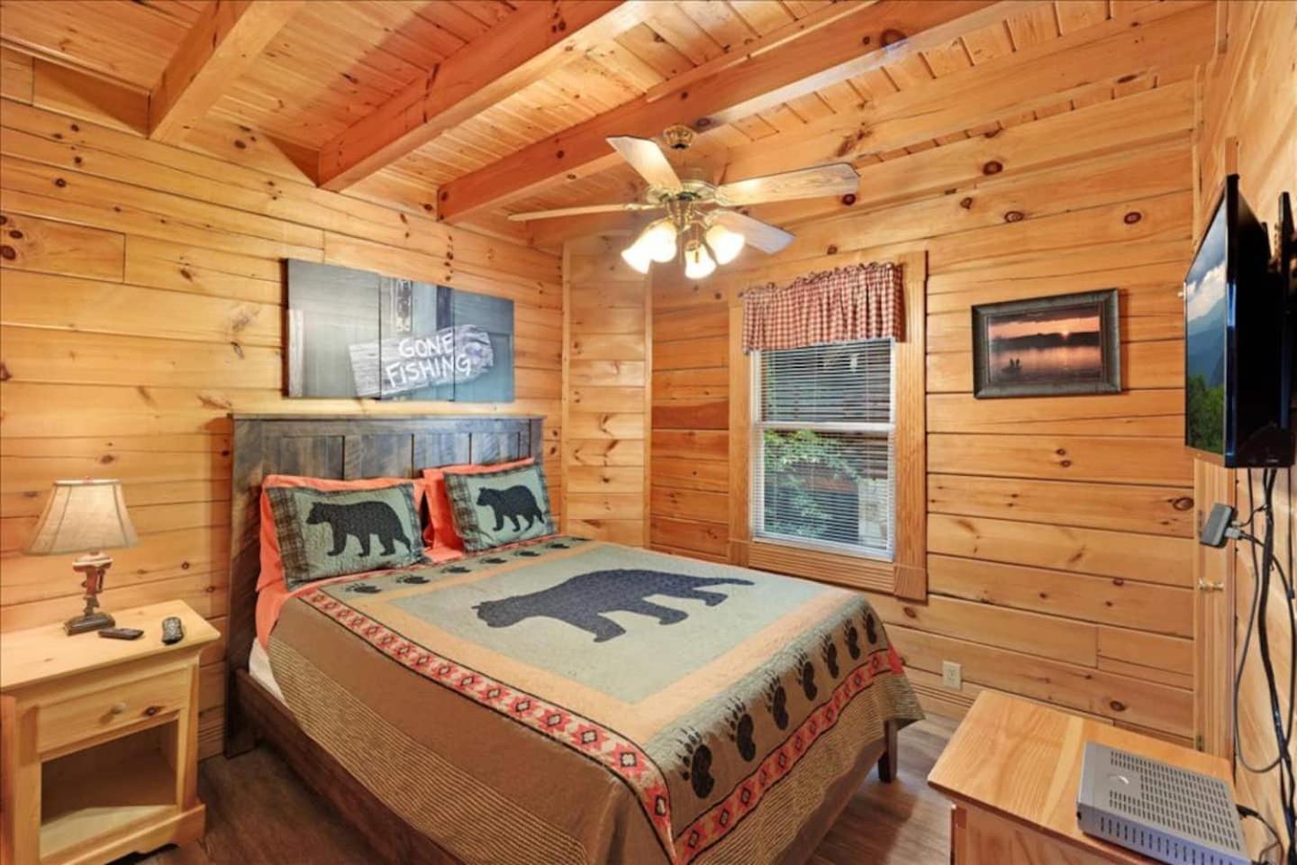 5Br Smoky Cabin Hot Tub, Games, 1 Mi To Parkway Pigeon Forge Ngoại thất bức ảnh