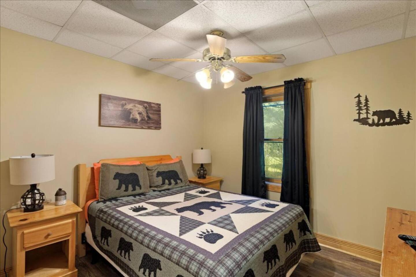 5Br Smoky Cabin Hot Tub, Games, 1 Mi To Parkway Pigeon Forge Ngoại thất bức ảnh