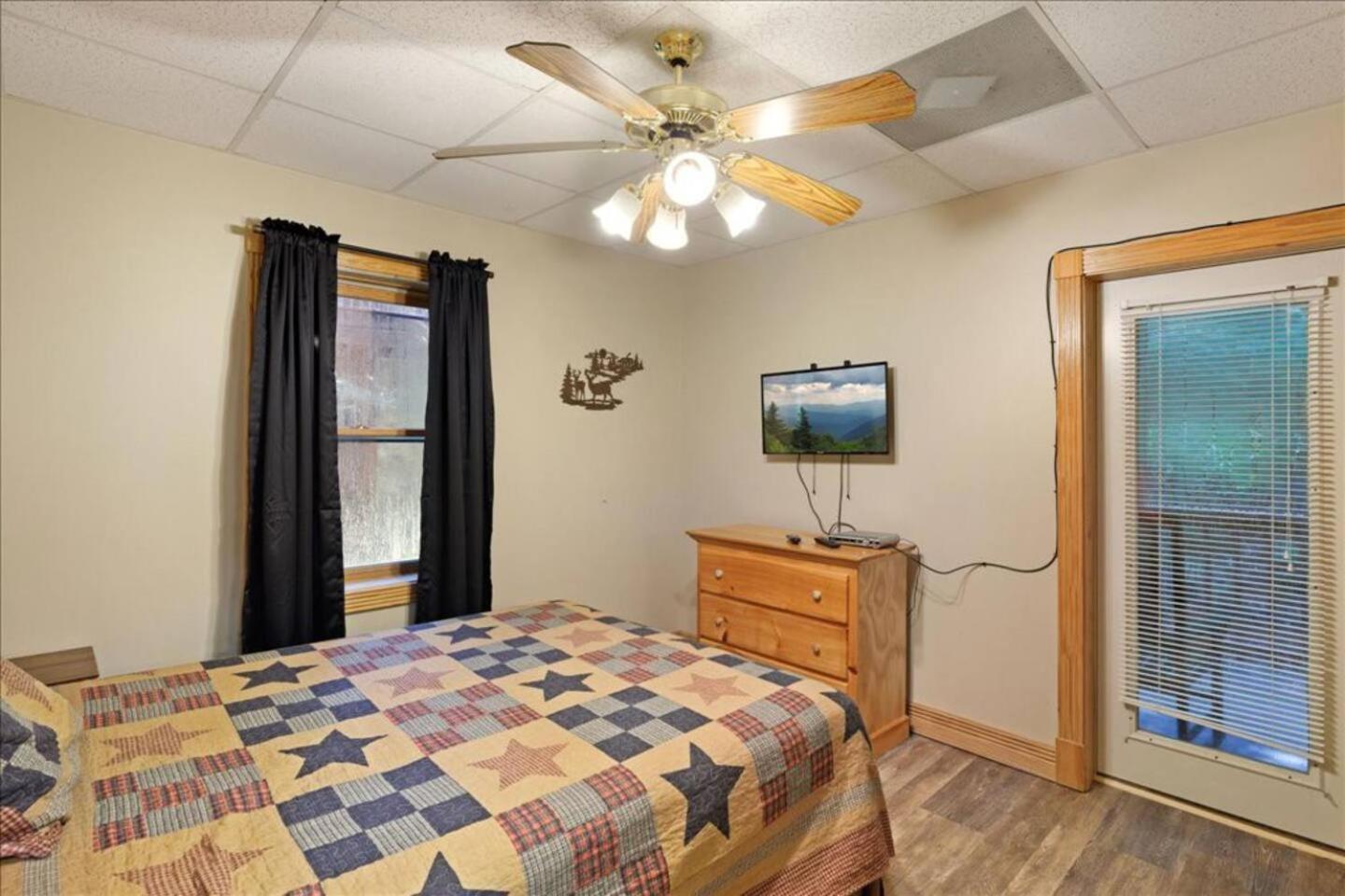 5Br Smoky Cabin Hot Tub, Games, 1 Mi To Parkway Pigeon Forge Ngoại thất bức ảnh