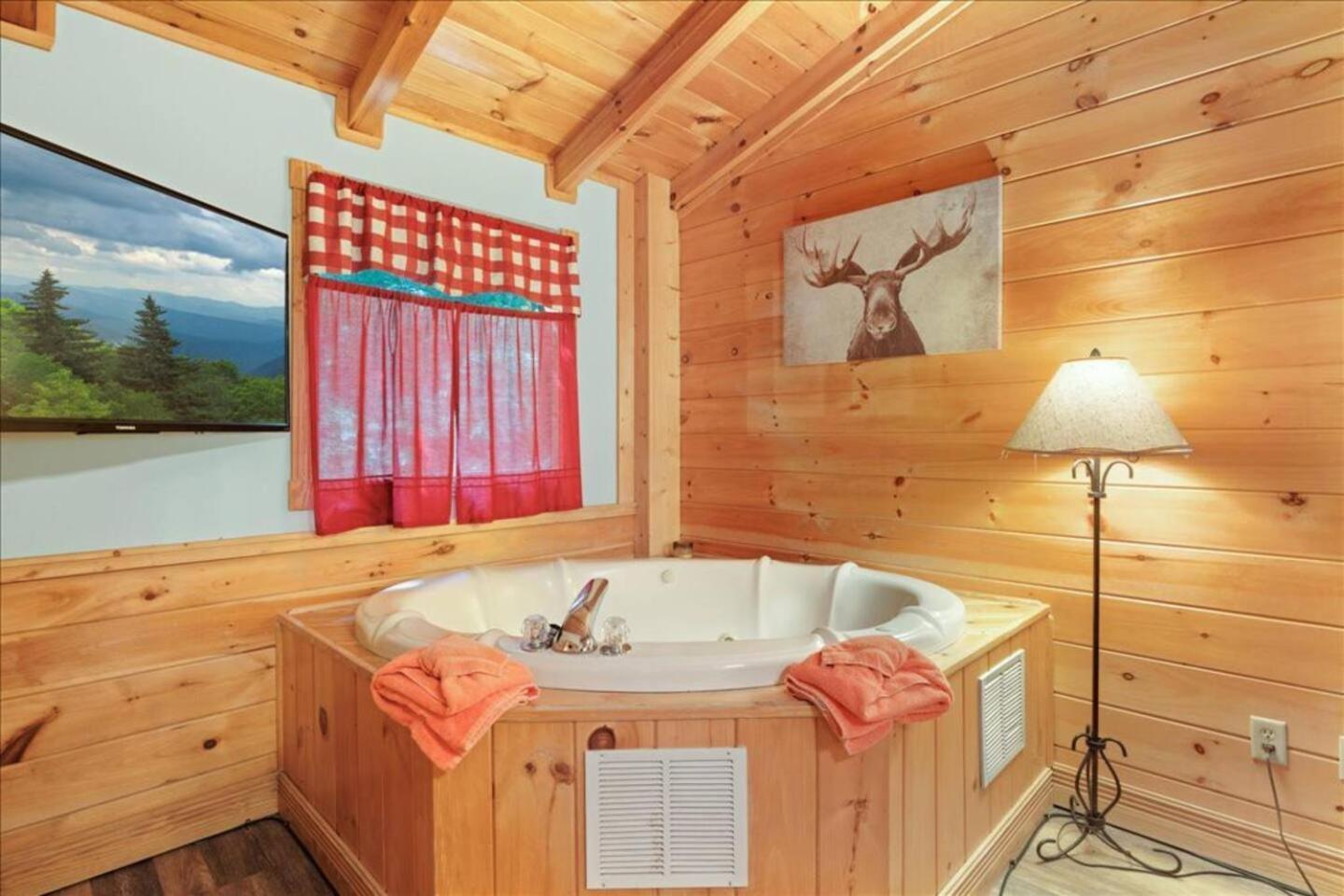 5Br Smoky Cabin Hot Tub, Games, 1 Mi To Parkway Pigeon Forge Ngoại thất bức ảnh