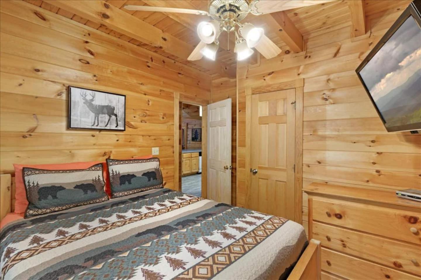 5Br Smoky Cabin Hot Tub, Games, 1 Mi To Parkway Pigeon Forge Ngoại thất bức ảnh
