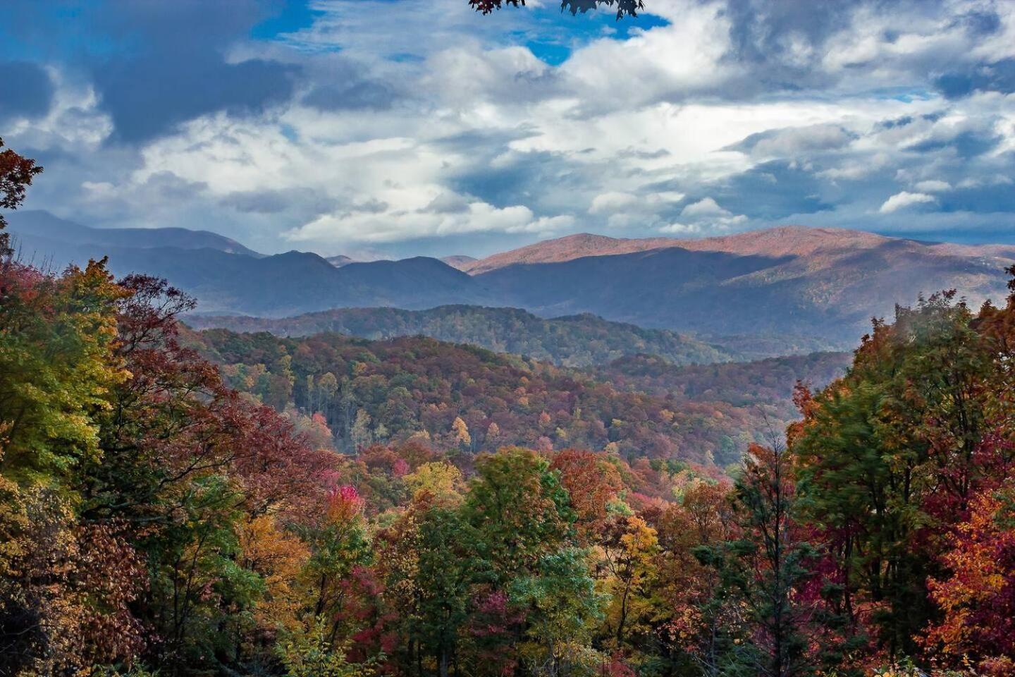 5Br Smoky Cabin Hot Tub, Games, 1 Mi To Parkway Pigeon Forge Ngoại thất bức ảnh