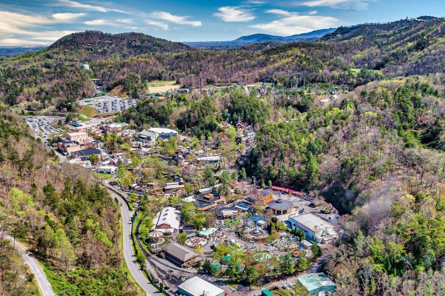 5Br Smoky Cabin Hot Tub, Games, 1 Mi To Parkway Pigeon Forge Ngoại thất bức ảnh